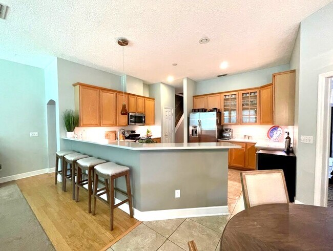 Breakfast nook and bar - 216 S Mill Ridge Trl
