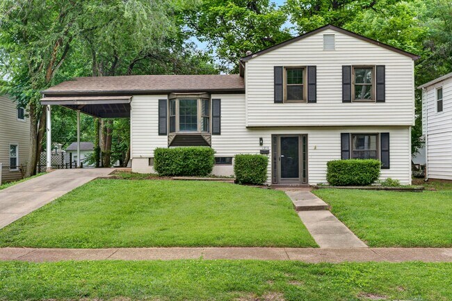 Foto del edificio - 2390 Teakwood Manor Dr