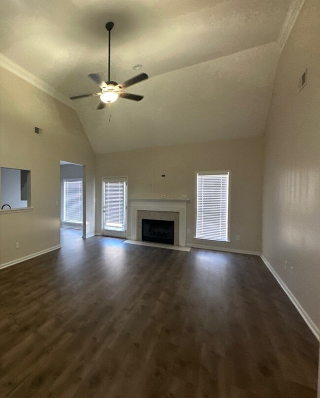 Foto del edificio - SELF TOUR NOW! - 2228 Rushton Ln, Moody, A...