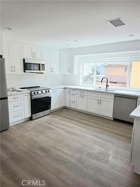 Foto del edificio - 14169 Calvert St