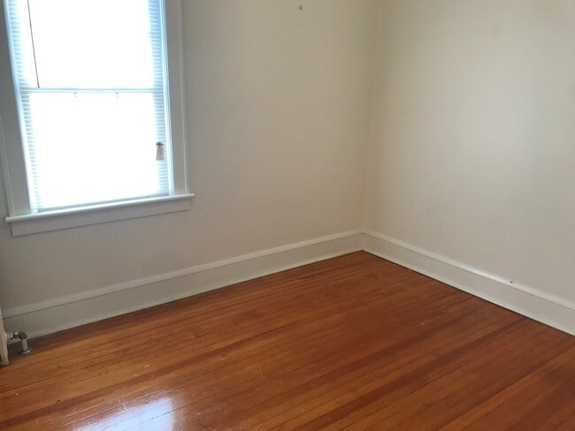 Building Photo - Braddock Rd Boening