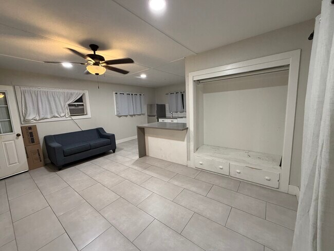 Foto del edificio - 9430 Lomita Dr