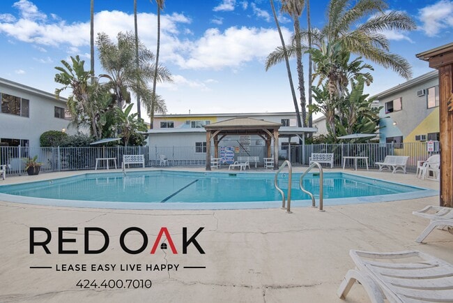 Building Photo - ~1 Month FREE~ Fantastic Top Floor One Bed...