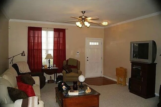 Photo - 21 Canary Ct House