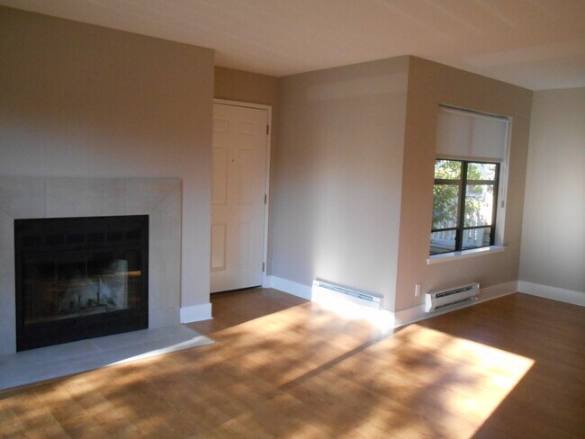 Foto del edificio - Newly Remodeled Condo Unit