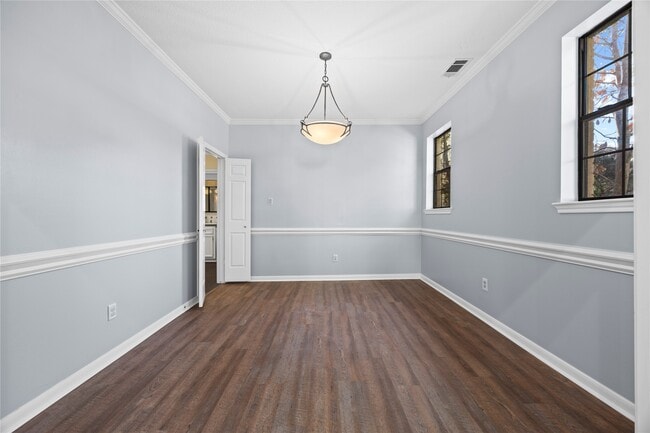 Foto del edificio - 18227 Longmoor Dr