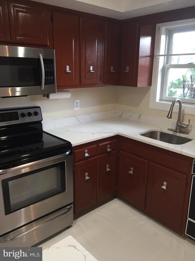 Building Photo - 4540 Garbo Ct