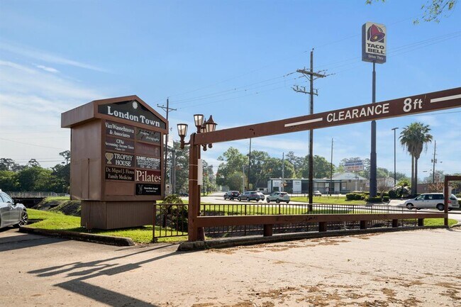 Foto del edificio - 804 W Dallas St