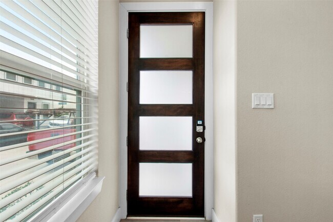 Foto del edificio - 9012 Lonestar Creekbend Ln