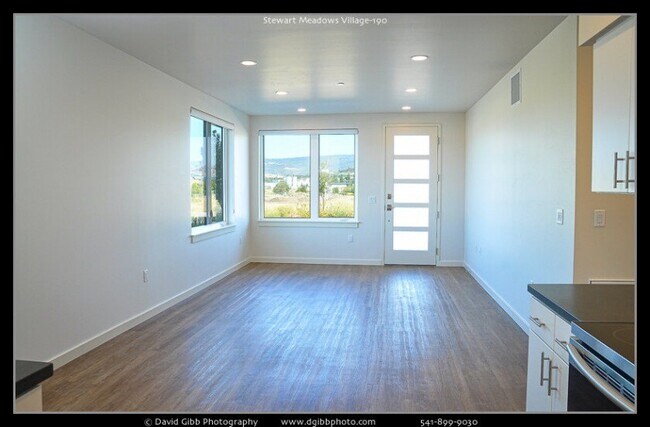 Foto del edificio - 1566 Myers Ln