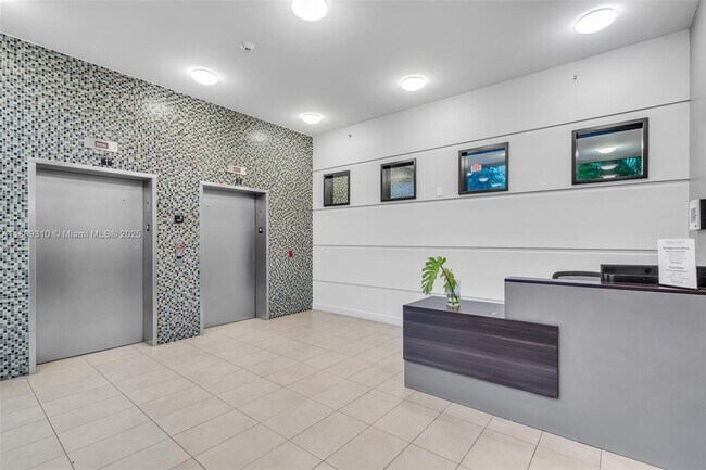Foto del edificio - 36 NW 6th Ave