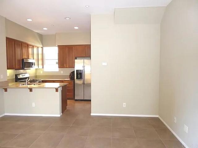 Foto del edificio - 472 Almond Rd