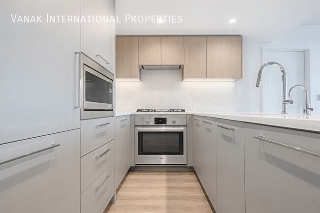 Building Photo - Brand New O2 Metrotown | 2 Bed, 2 Bath + Den Prime Metrotown Location