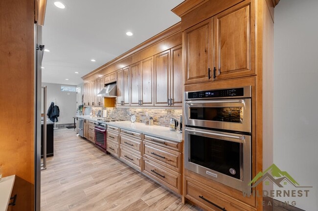 Foto del edificio - Stunning Luxury Mountain Home with Panoramic Views