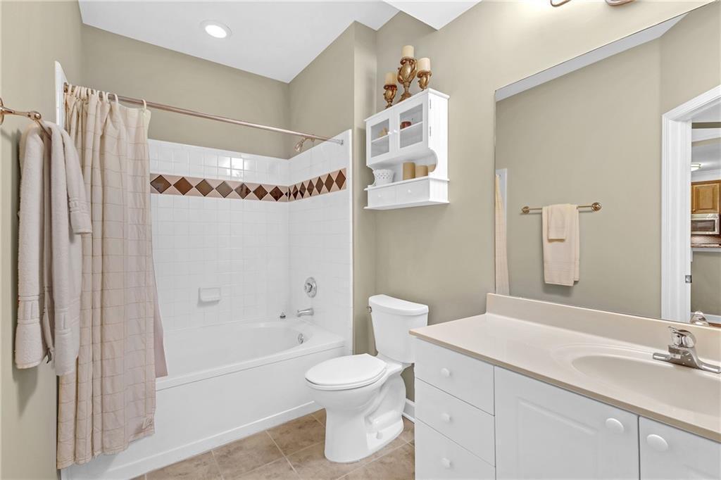 Primary Photo - 5559 Glenridge Dr