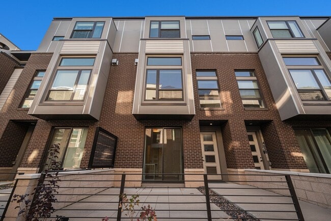 Photo - Spacious 3-Bedroom Townhome in the Heart o...