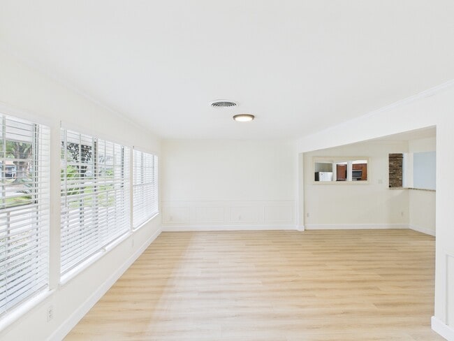 Foto del edificio - 9526 Meadowcroft Dr