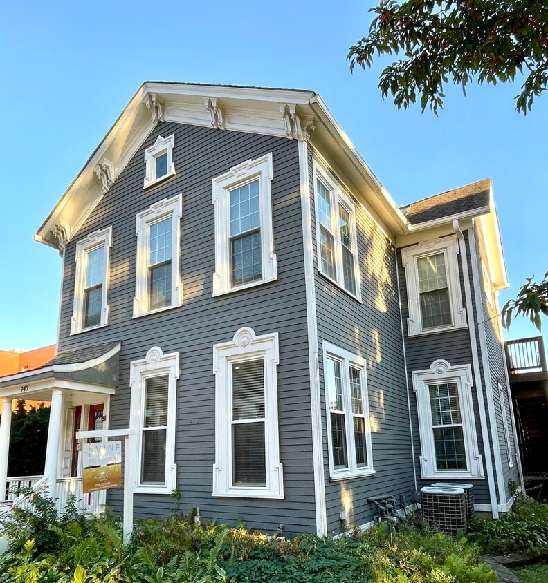 Foto principal - 943 Maple Ave