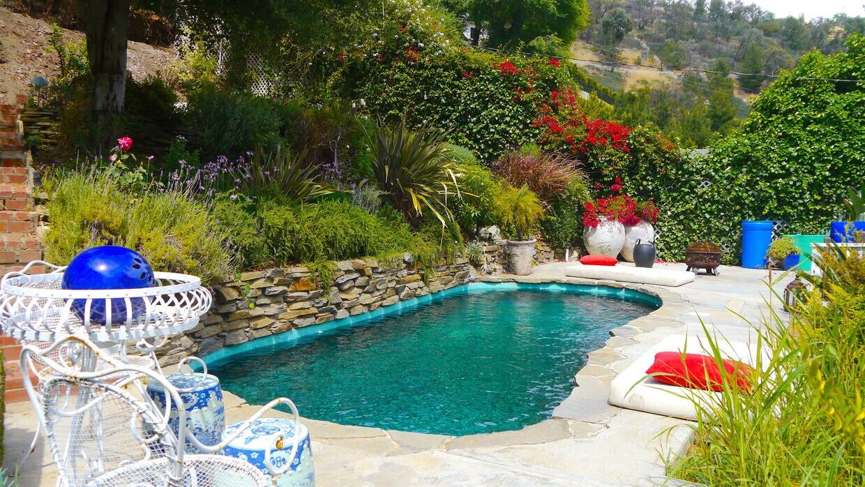 Primary Photo - 1560 Benedict Canyon Dr