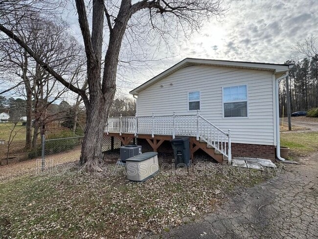 Building Photo - 200 Dan Dixon Dr