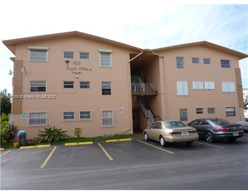 Foto del edificio - 120 Royal Palm Rd