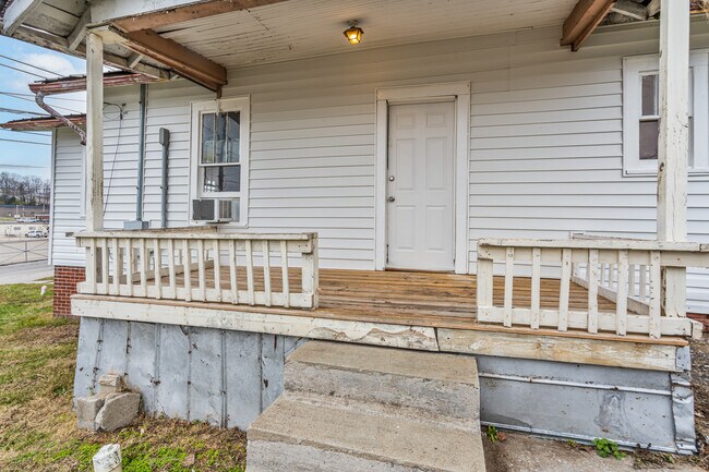 Foto del edificio - 400 W Front St