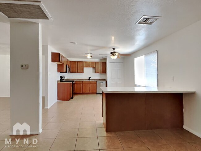 Foto del edificio - 6033 W Vernon Ave