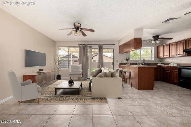 Foto del edificio - 2361 E Capri Ave