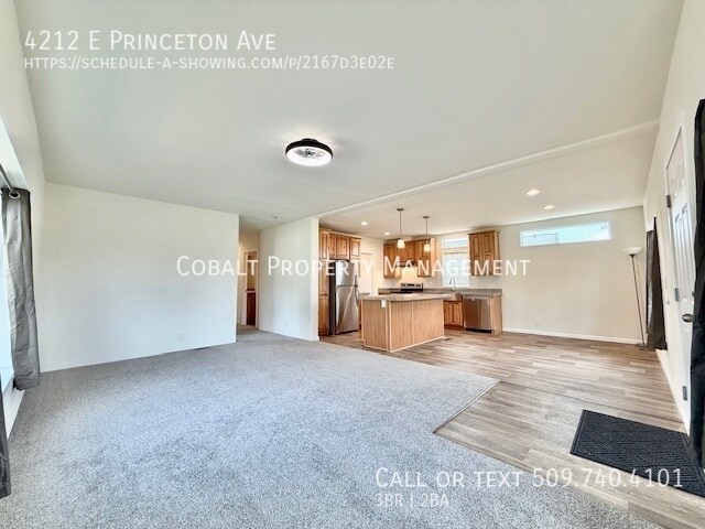 Foto del edificio - 4212 E Princeton Ave