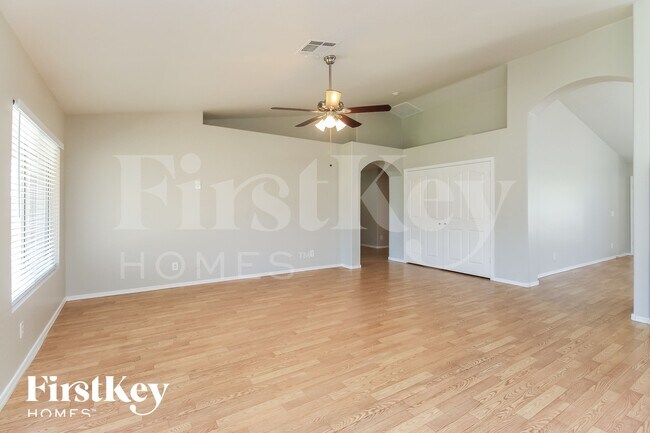 Foto del edificio - 3645 E Shapinsay Dr