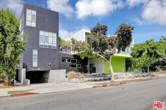 Building Photo - 825 Kings Rd
