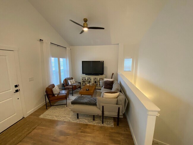 Building Photo - Beautiful newer home in Daybreak