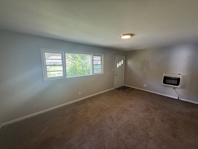 Building Photo - 1009 E Gardena St