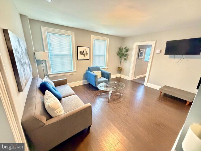 Foto del edificio - 348 Farnsworth Ave