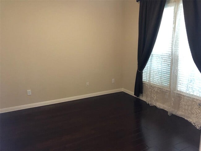 Foto del edificio - 4823 Lennon Park Ct