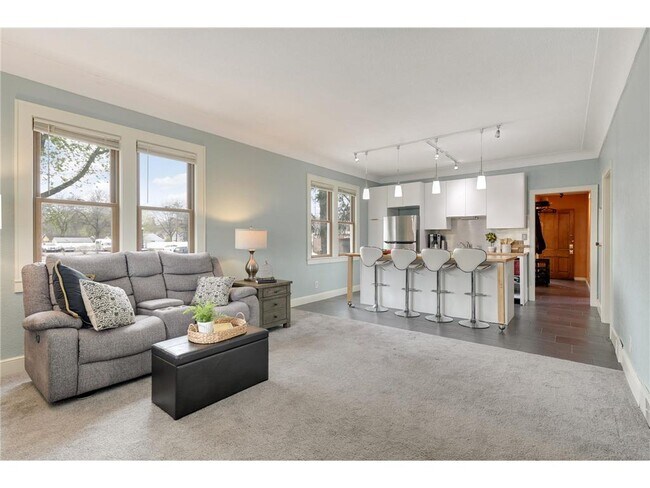 Foto del edificio - 144 8th Ave S