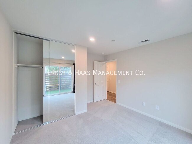 Foto del edificio - 14414 Strawberry Ln