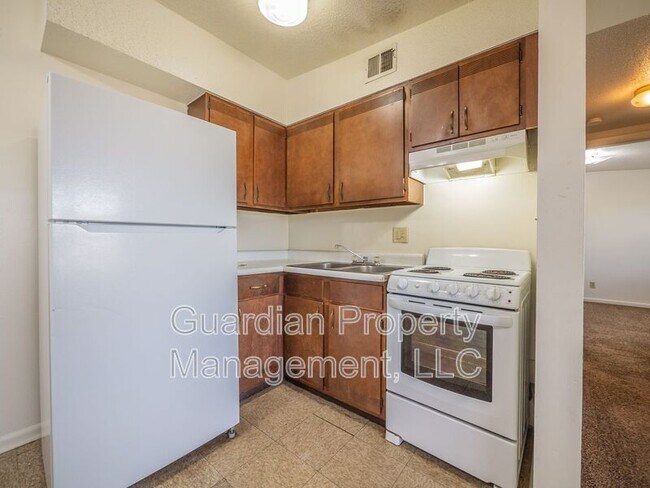 Foto del edificio - 1115 N College Dr