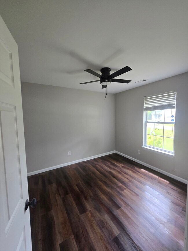 Foto del edificio - 302 Paddock Pl