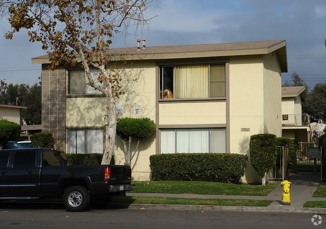 Foto del edificio - 10851-10861 Palma Vista Ave