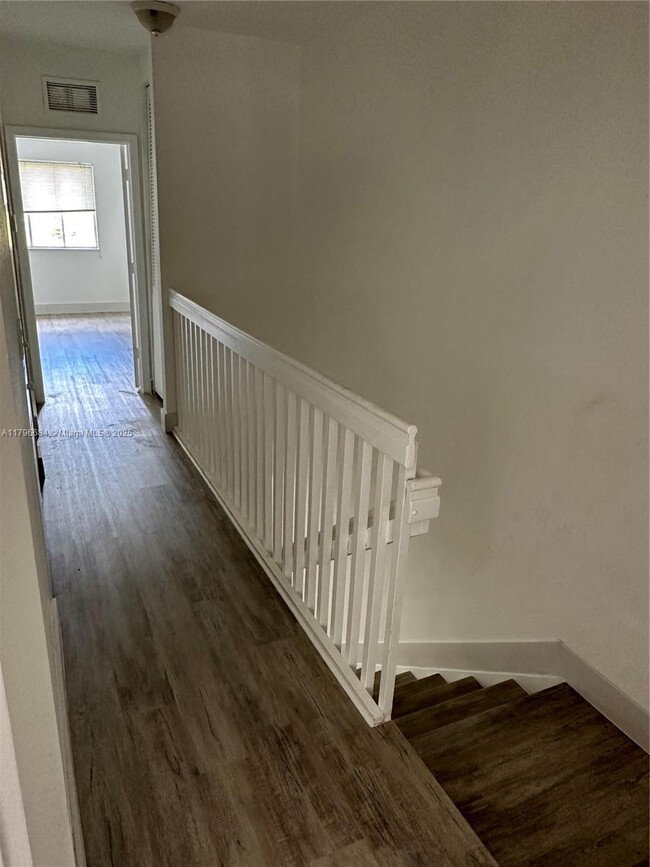 Foto del edificio - 4513 Woodland Cir