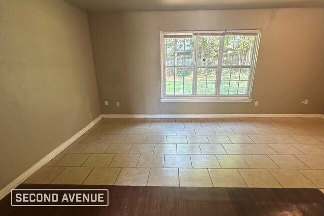 Building Photo - 1521 Meyers Pl