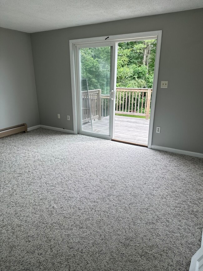 Building Photo - 8 Cornerbrook Cir
