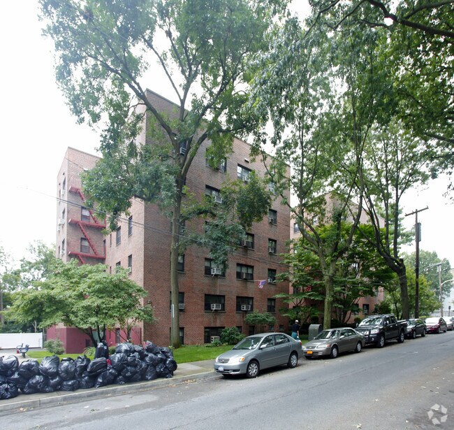 Foto principal - White Oak Cooperative Housing
