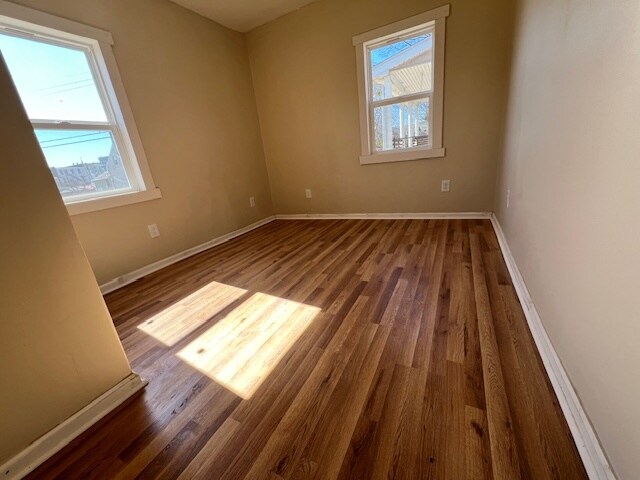 Foto del edificio - 229 E Washington St