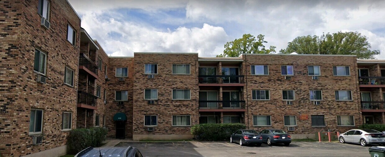 430 S Home Ave Unit 201S, Oak Park, IL 60302 Condo for Rent in Oak
