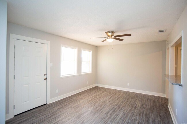 Building Photo - 5620 Southwick Dr