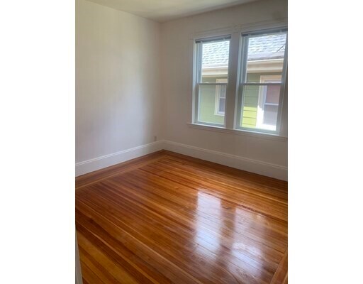 Building Photo - 35 Waldeck St
