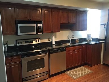 Primary Photo - 1348 Kenyon St NW