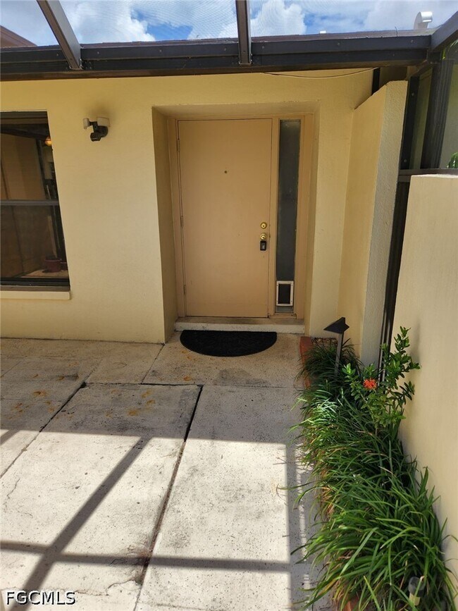 Foto del edificio - 6160 Principia Dr